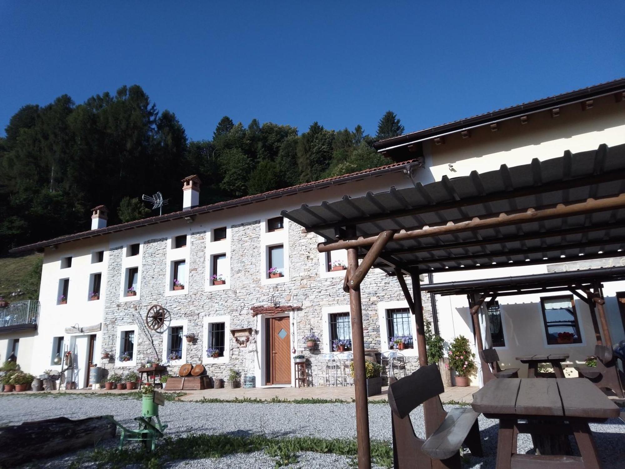 Agriturismo La Casa Nei Boschi Colderu Exterior foto